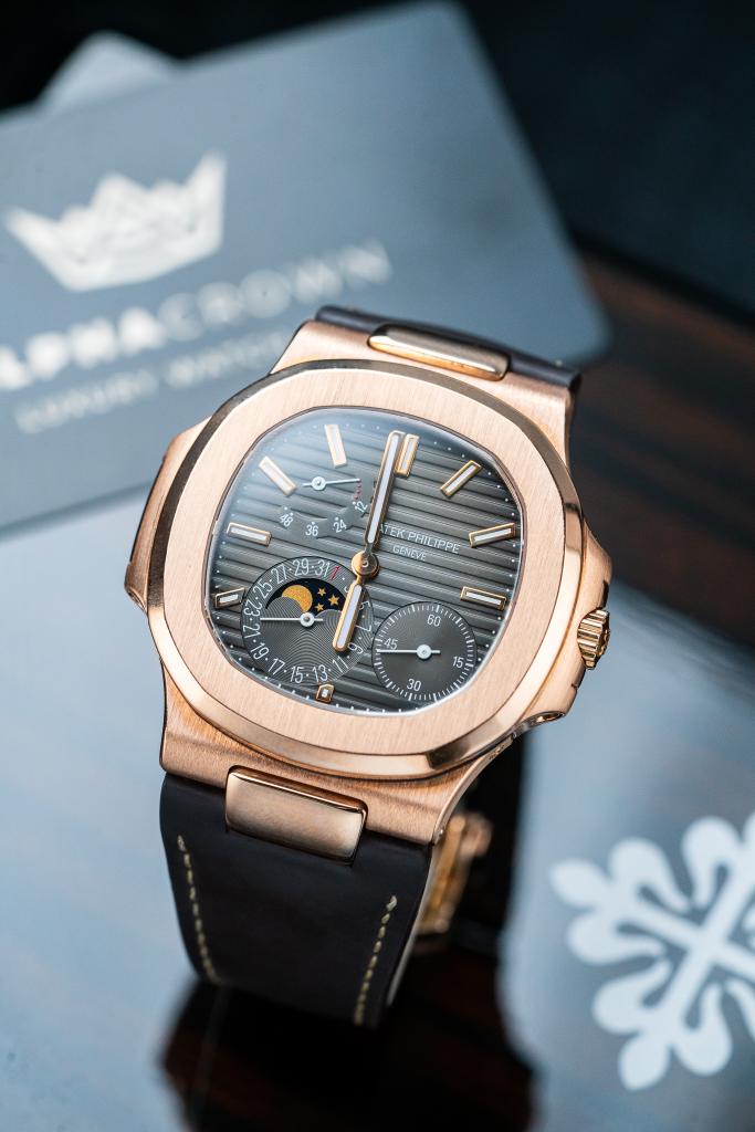 Patek Philippe Nautilus 5712R – Alpha Crown