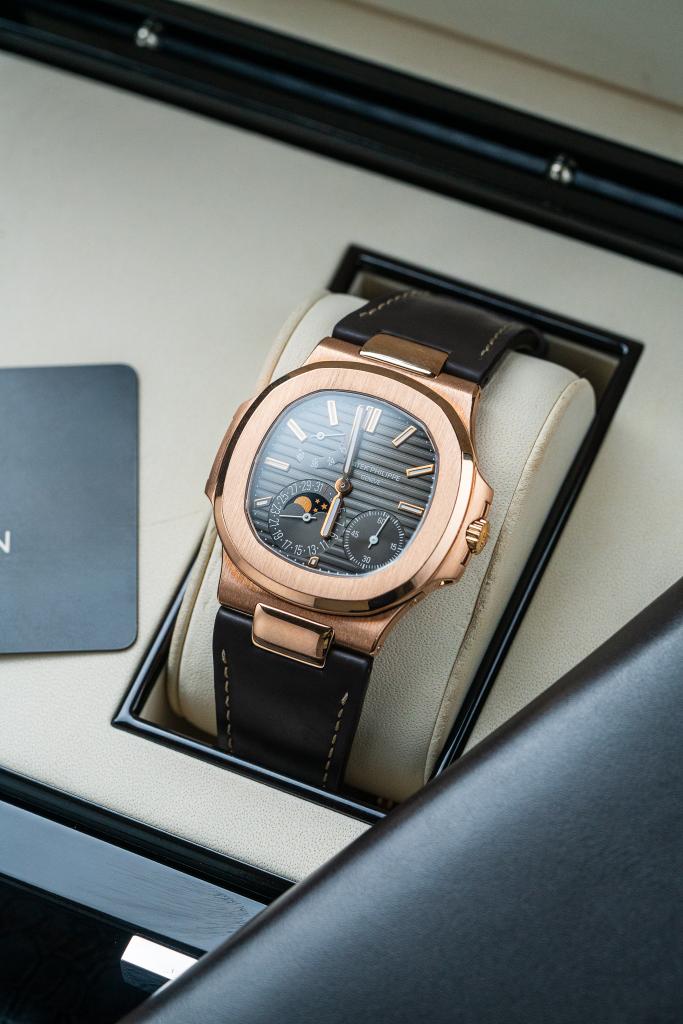 Patek Philippe Nautilus 5712R – Alpha Crown
